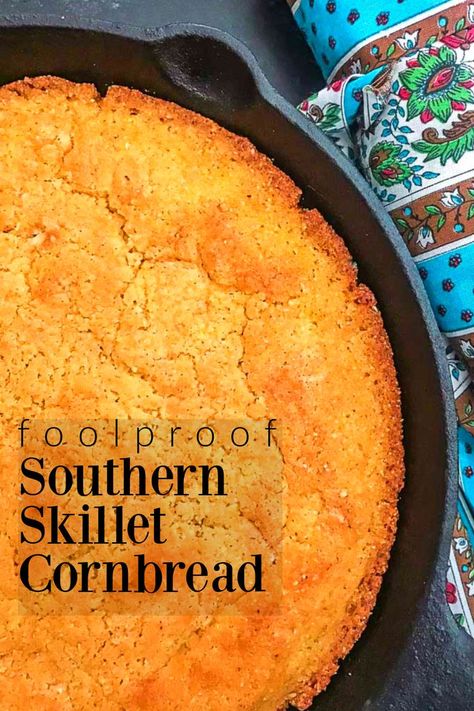 Cornbread in cast iron skillet. Old Fashioned Cornbread, Easy Homemade Cornbread, Southern Cornbread Recipe, Best Cornbread Recipe, Cornbread Recipe Sweet, Buttermilk Cornbread, Skillet Cornbread, Southern Cornbread, Homemade Cornbread