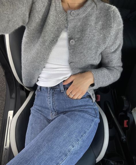 Looks Jeans, Mode Zara, Uni Outfits, Gray Cardigan, Cardigan Outfits, Stockholm Fashion, Mode Inspo, 가을 패션, Autumn Outfit