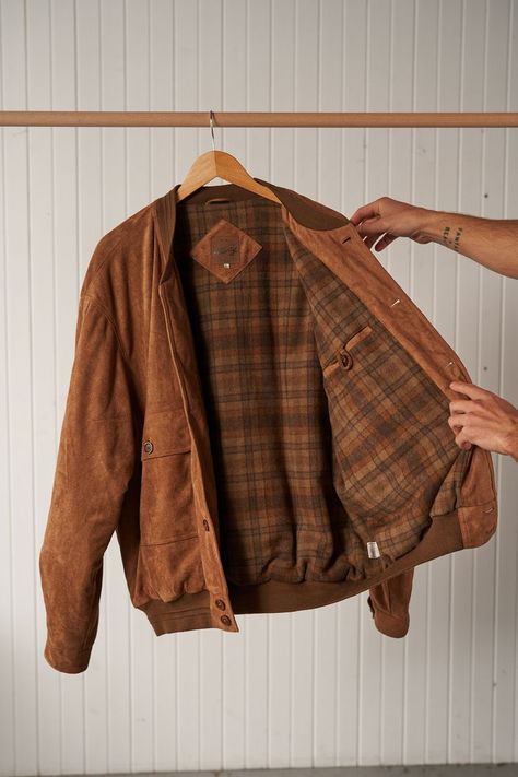 Vintage oversized brown bomber jacket with retro check print lining. Unisex retro jacket. Brown suede jacket for women and men. Retro bomber jacket outfit. Bomber jacket street style. Melbourne street style outfit. Vintage jacket aesthetic. Vintage jacket outfit 90's. Spring jacket Australia. Retro men jacket. Green oversized jacket outfit. Sustainable clothing. Baggy jacket. Oversized jacket grunge. Jacket outfit casual. Tartan print jacket. Retro checkered print jacket. Unique brown jacket. Vintage Jacket Aesthetic, Jacket Outfit Casual, Oversized Jacket Outfit, Melbourne Street Style, Baggy Jacket, Vintage Jacket Outfit, Grunge Jacket, Brown Suede Jacket, Outfit 90s