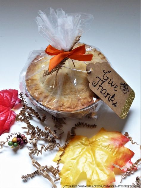 Mini Caramel Apple Pie Party Favors | Jordan's Easy Entertaining Pie Party Favors, Pie Gift Basket, Pie Favors, Pie Gifts, Bake Sale Packaging, Mini Caramel Apples, Fall Apple Recipes, Pie Party, Caramel Dip