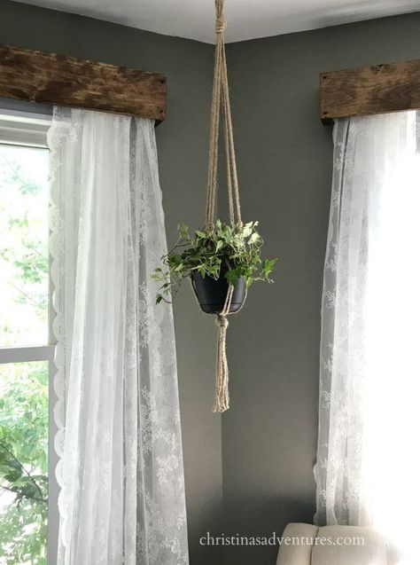 Wood Valance with Lace Curtains on Tension Rod #decoracionrustica Wood Window Valance, Valance Tutorial, Wood Valances For Windows, Wood Valance, Farmhouse Window Treatments, Wood Window, Farmhouse Windows, Diy Casa, Farmhouse Curtains