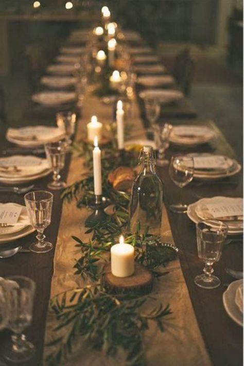 Fall Wedding Table Settings, Fall Wedding Tables, Simple Table Settings, Winter Wedding Ideas, Deco Table Noel, Elegant Dinner Party, Winter Wedding Decorations, Practical Wedding, Elegant Table Settings