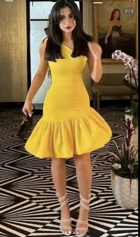 Orange Dress Outfits, Outfits Vestidos, Prom Dresses Yellow, Preformance Outfits, Classic Style Outfits, Stylish Short Dresses, Cute Dress Outfits, Dresses Formal Elegant, Prom Dress Inspiration