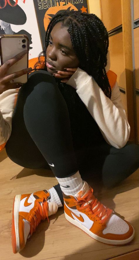 Jordan Starfish Outfit Women, Outfits With Starfish Jordans, Nike Socks With Jordans, Orange And Brown Jordan 1 Outfit, Starfish 1s Outfit, Orange And Black Jordan 1 Outfits, Starfish Jordan 1 Outfit Women, Orange Jordan 1 Outfit Women, Jordan 1 Outfit Women Leggings