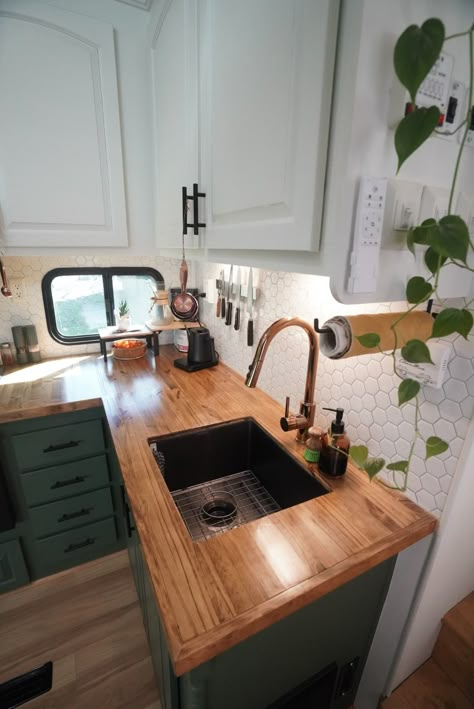 How much does an RV renovation cost? (+ how to save money!) Rv Renovation Ideas Bathroom, Dark Wood Camper Decor, Diy Camper Upgrades, Old Rv Decorating Ideas, Easy Camper Remodel, Renovated Camper Bathroom, Vintage Trailer Interior Ideas, Camper Renovation Bathroom, Cozy Camper Ideas