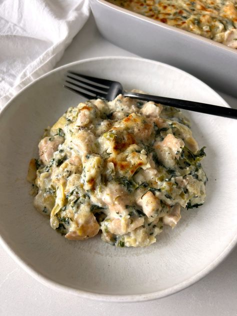 High-Protein Spinach and Artichoke Chicken Casserole High Protein Casserole Recipes, Spinach And Artichoke Chicken, Spinach Artichoke Chicken, Artichoke Chicken, Healthy High Protein Meals, Sauteed Chicken, Protein Recipes, Spinach Artichoke, Spinach Stuffed Chicken