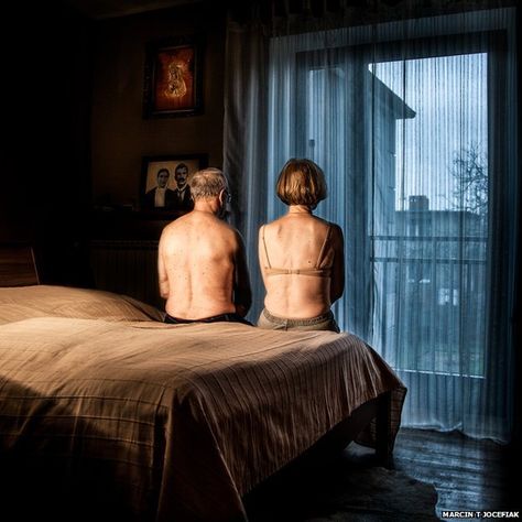 Person In Room Photography, Bedroom Photography, Human Photography, Narrative Photography, Tableaux Vivants, Self Portrait Photography, Edward Hopper, Surrealism Photography, National Portrait Gallery