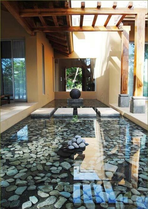 Japanese Indoor Ponds Rumah Moden, Indoor Pond, Moderne Have, Kolam Koi, Pond Design, Ponds Backyard, Design Exterior, Beautiful Backyards, Water Feature