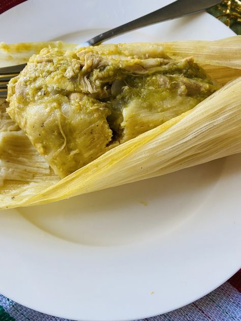 Tamales Verdes with Chicken (Tamales Verdes de Pollo) - CuernaKitchen | Traditional and Modern Mexican Recipes Cheese Tamales Recipe, Tamale Sauce, Cheese Tamales, Vegetarian Tamales, Masa Recipes, Masa For Tamales, Sweet Tamales, Vegan Tamales, Tamales Recipe