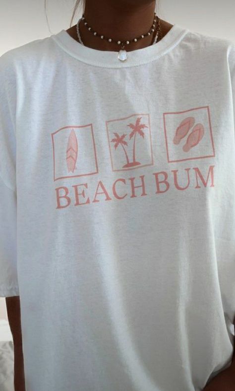 Beachy Outfits, Cute Shirt Designs, Cute Preppy Outfits, Beach T Shirts, Cute Simple Outfits, Beach Bum, Cute Tshirts, Beach Shirts, Tropical Beach