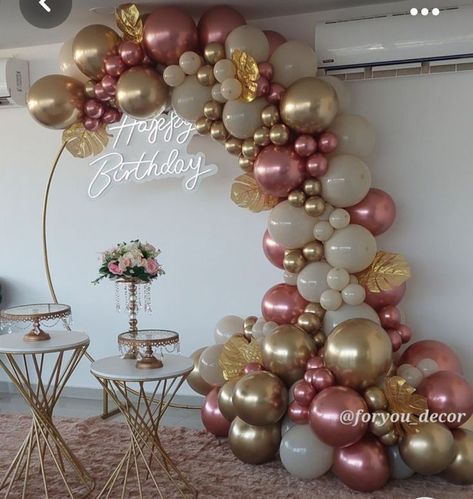 Neutral Aesthetic Birthday Decor, Rose Gold 50th Birthday Party Decor, 23 Birthday Decoration Ideas, Quince Balloon Decorations, Bday Balloons Decoration, Birthday Centerpiece Ideas, Birthday Balloon Design, Ballon Theme, Birthday Background Design