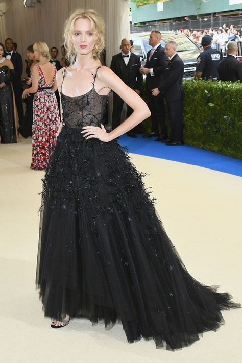 Dior Red Carpet, Daria Strokous, Gowns Designs, Red Carpet 2017, Gala Themes, Met Gala Dresses, Gala Fashion, Met Gala Red Carpet, Celebrity Red Carpet