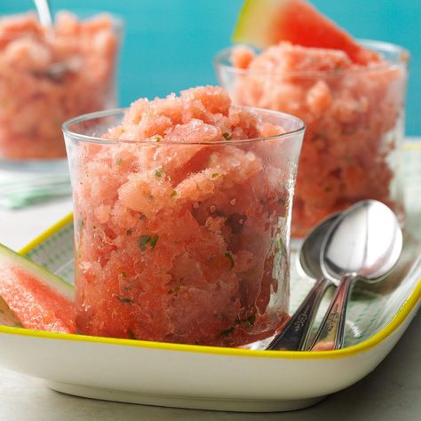 Sonoran Sunset Watermelon Ice #lowfat #recipes #foodie #spiralizer Watermelon Sorbet Recipes, Watermelon Granita, Granita Recipes, Watermelon Sorbet, Strawberry Roses, Watermelon Mint, Watermelon Ice, Sorbet Recipes, Fruit Ice