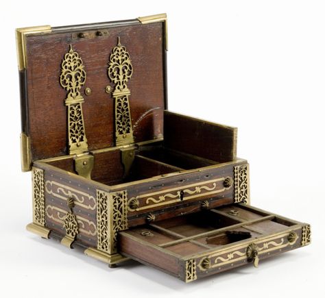 Luxury Packaging Design, Campaign Furniture, Colonial Furniture, Beautiful Wooden Boxes, Antique Trunk, Vintage Boxes Wooden, Antique Boxes, Pretty Box, Selling Antiques