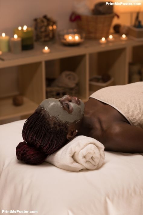 Spa Pictures Facials, Spa Massage Black Woman, Spa Day Black Women, Spa Day Aesthetic Black Women, Spa Aesthetic Black Women, Black Women Spa, Facial Aesthetics Skin Care, Spa Facial Aesthetic, Facial Spa Aesthetic