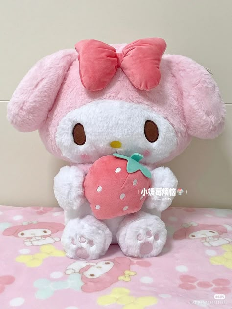 Hello Kitty Toys Doll, Kids Valentines Day Gifts, Heart Anime, Sanrio Shop, Cute Plush Toys, Strawberry Love, Totoro Plush, Kids Valentines Day, Hugging Pillow