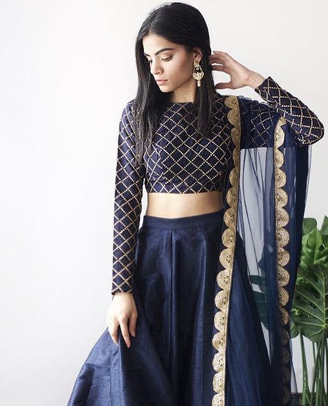 / A R Y A / pinterest: @riddhisinghal6 Full Sleeves Lehnga Design, Lehenga Ideas Simple, Lehanga Simple, Simple Ghagra, Simple Lehangas, Lengha Simple, Choli Dress, Diwali Outfits, India Style