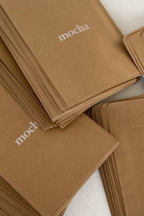 Clothing Brand Shipping Packaging, Kraft Mailer Packaging, Kraft Packaging Ideas, Sustainable Fashion Packaging, Sustainable Packaging Clothes, Envelope Packaging Design, Packaging Design For Clothes, Kraft Packaging Design, Clothing Packaging Ideas Creative