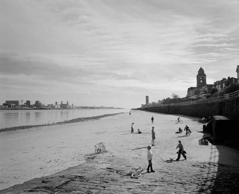 Anna Fox, New Brighton Beach, Annie Leibovitz Photography, Liverpool History, Tom Wood, Martin Parr, Brighton Beach, New Brighton, Photography Projects