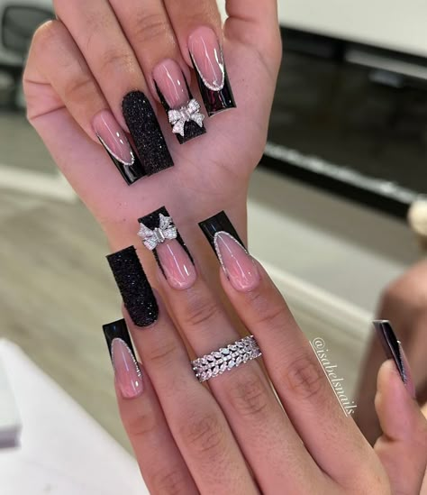 Acrylic Nail Designs Pink And Black, New Years Nail Ideas Coffin, Black Nails Pink Underneath, Black Graduation Nails Ideas, Simple Black Acrylic Nail Designs, Black Short Nails Ideas Aesthetic, Nail Art Designs Black And Silver, Homecoming Nails To Match Black Dress, Black Birthday Nails Coffin