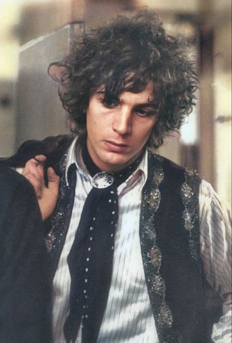 70s Rock And Roll Aesthetic, Pink Floyd Outfit, Pink Floyd Members, 70s Rock And Roll, Syd Barrett, 60s Music, Bright Minds, Pretty Men, Pink Floyd