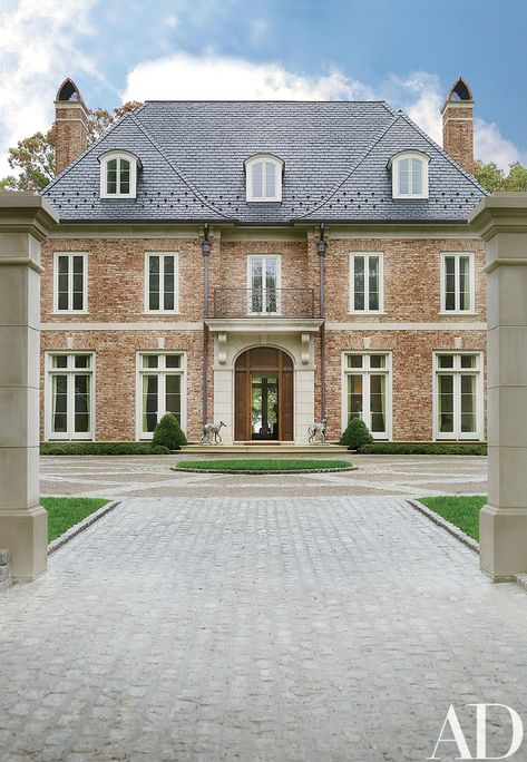 Georgian Colonial House, Georgian House Plans, Modern Georgian, Colonial House Exteriors, Georgian Style Homes, Georgian Mansion, Georgian Architecture, Roof Architecture, Virginia Homes