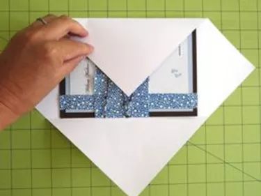 How to Make a Paper Envelope | eHow Penpal Envelope, Envelope Diy Paper, Diy Envelope Template, Homemade Envelopes, Easy Envelope, Envelope Tutorial, Library Programming, Cricket Crafts, Envelope Making