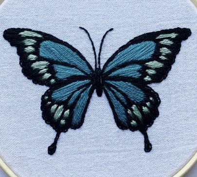 Diy Embroidery Thread, Stump Work, Embroidered Animals, Peacock Embroidery Designs, Embroidery Stitches Beginner, Embroidery Lessons, Floral Embroidery Patterns, Border Embroidery Designs, Bead Embroidery Patterns