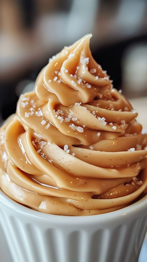 Salted Caramel Frosting Caramel Frosting Recipe, Salted Caramel Ganache, Salted Caramel Icing, Caramel Ganache, Buttercream Icing Recipe, Salted Caramel Frosting, Crockpot Candy, Dairy Recipes, Moist Cupcakes