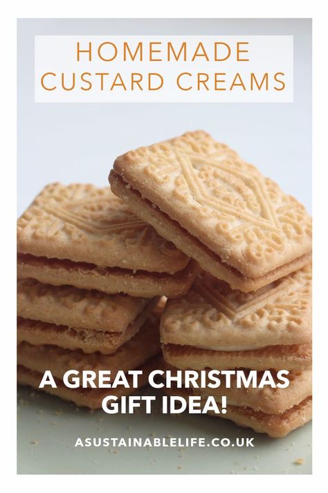 Homemade custard cream biscuits as a Christmas gift? Yes please! I recently made teeny tiny versions of these custard cream biscuits using my smallest cookie cutter, and packaged them up in jam jars for gifts - they went down a storm..! #biscuits #homemadebiscuits #christmasgiftideas #sustainability British Biscuit Recipes, بيتي فور, Custard Creams, Digestive Cookies, English Biscuits, British Biscuits, Biscuits Packaging, British Cooking, Homemade Custard