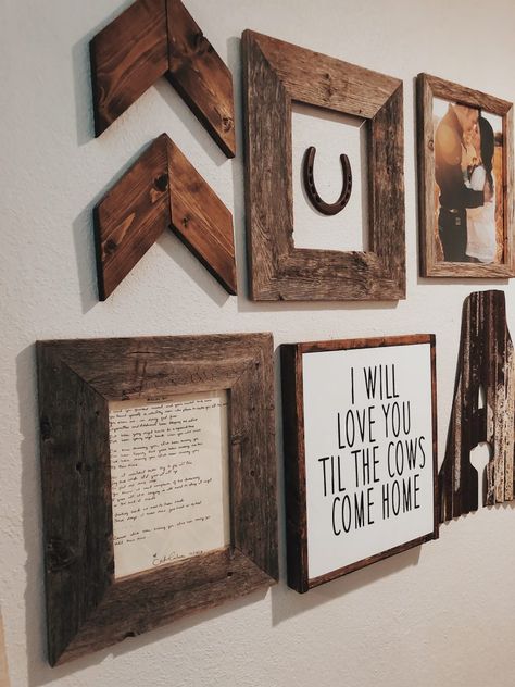 Rustic Ranch bedroom gallery wall from The Farm Girl Blog. http://farmgirlblogs.com Til The Cows Come Home, Western Farmhouse, Western Living Room, Western Bedroom Decor, Ranch House Decor, Western Rooms, Gallery Wall Bedroom, Western Bedroom, I Will Love You