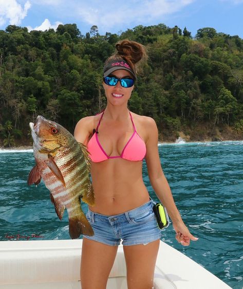 Luiza 🎣 on Instagram: “Already missing the Osa Peninsula...I love being able to catch fish inshore with the beautiful rainforest in the background✌🏻…” Beautiful Rainforest, Jimmy Nelson, Beach Things, Country Women, Fishing Adventure, Fishing Women, Fishing Girls, Summer Pictures, Fishing