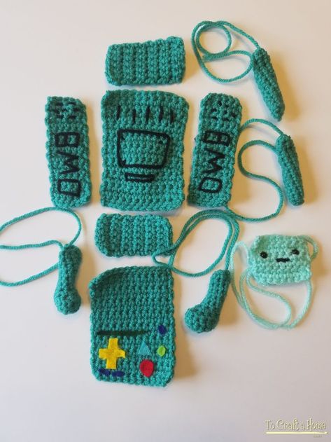 Crochet Bmo Pattern, Bmo Adventure Time Crochet, Bmo Crochet Pattern Free, Bmo Crochet, Adventure Time Embroidery, Adventure Time Diy, Adventure Time Crochet, Adventure Time Crafts, Adventure Time Bmo