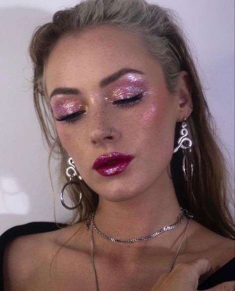 Brazilian Nuts, Pink Glitter Makeup, Summer Date Night Outfit, Alix Earle, Y2k Beach, Fashion Bella, Day In My Life, Swag Makeup, Ethereal Makeup