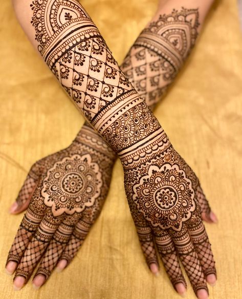 Full Hand Mehndi Designs Full Hand Mehndi Designs Bridal, Mahendi Designs Wedding Bridal Mehndi, Modern Bridal Mehandi Designs, Mehndi Back Hand Designs Bridal, Rajasthani Mehndi Designs Bridal Back Hand, Henna Heavy Designs, Indian Engagement Mehndi Designs, Bridal Arabic Mehndi Designs Full Hand, Bridal Meganthi Designs