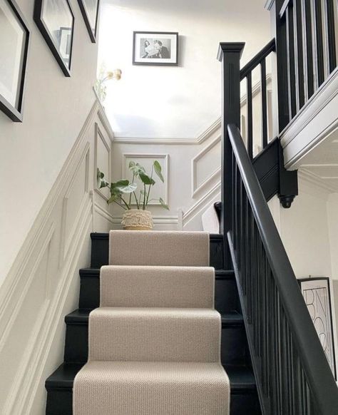 Paint On The Wall, Black Stair Railing, Have A Great Saturday, Black Stairs, Wall Colours, Staircase Runner, Hallway Colours, Stairs Design Interior, Girly Apartments