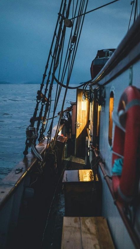 Morning Water, Nautical Aesthetic, Lighthouse Keeper, Blue Hour, In The Ocean, 그림 그리기, Belle Photo, Sailing Ships, The Ocean