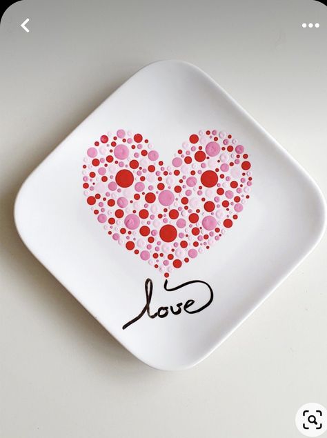 Valentine Pottery Painting Ideas, Heart Pottery Painting Ideas, Simple Pottery Painting Ideas, Heart Pottery, Painted Earth, Garden Rock Art, Diy Pottery Painting, Paint Your Own Pottery, Cerámica Ideas