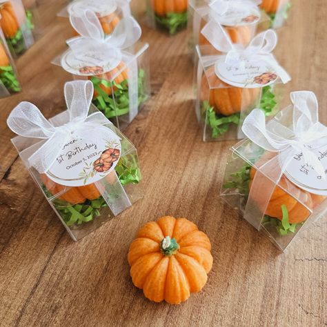 Bulk Mini Pumpkin Candles With Custom Labels, Autumn Wedding Favor Candles, Pumpkin Themed Favors, Fall Party Favors, Baby Shower Favor - Etsy Wedding Favor Candles, Candles Pumpkin, Fall Party Favors, Pumpkin Favors, Thanksgiving Party Favors, Baby Shower Favours For Guests, Unique Baby Shower Favors, Candle Party Favors, Pumpkin Wedding