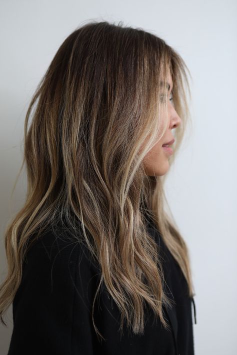 Surf Highlights, Sunkissed Balayage Brunettes, Brunette Beach Hair, Beachy Long Hair, Beachy Brunette, Highlights Around The Face, Brunette Ombre Balayage, Brunette Babylights, Beach Hair Color