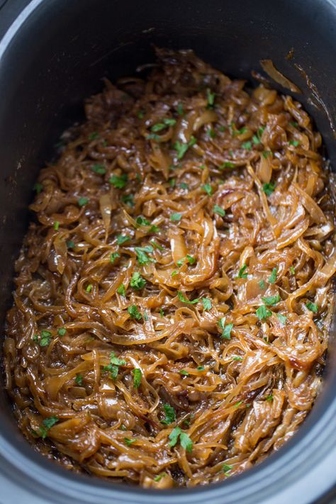 Slow Cooker Caramelized Onions with no babysitting a pan and constantly stirring! Just onions, butter and brown sugar cook until meltingly sweet. Slow Cooker Carmelized Onions, Slow Cooker Caramelized Onions, Caramelized Onions Recipe, Food Dinners, Ham And Potato Soup, Dinner Then Dessert, Slow Cooker Ham, French Onion Soup Recipe, Recipes Delicious