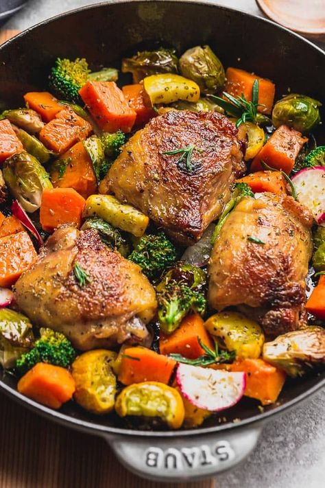 Instant Pot Harvest Chicken with Vegetables - Low Carb - Life Made Sweeter Harvest Chicken, Ble Recipes, Recipes Autumn, Autumn Vegetables, Yellow Zucchini, Ip Recipes, Vegetables Recipes, Pressure Cooker Chicken, Healthy Instant Pot Recipes