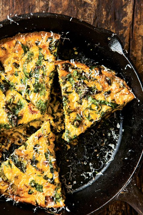 Onion Frittata, Muffins Paleo, Swiss Chard Recipes, Chard Recipes, Csa Recipes, One Pot Dinners, Frittata Recipes, Swiss Chard, Chard