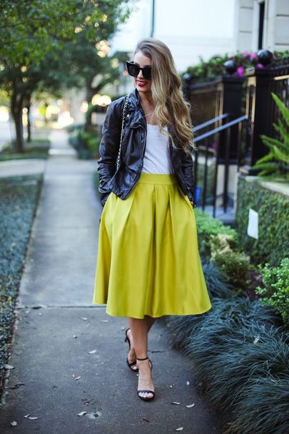 Yellow Skirt Outfits, Lime Green Skirt, Yellow Midi Skirt, Street Skirt, Midi Skirt With Pockets, Full Midi Skirt, Yellow Skirt, Classy Work Outfits, Skirt Outfit