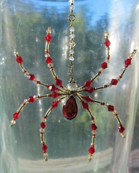 Halloween Costumes 2022, Spider Ornament, Christmas Spider, Red Spider, Round Of Applause, Beaded Spiders, Diy Wind Chimes, Bijoux Fil Aluminium, Beading Crafts