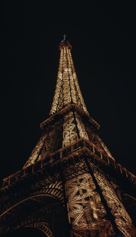 Elsacore Aesthetic, Monicacore Aesthetic, Dark Fancy Aesthetic, Travel Aesthetic Black, Paris Wallpaper Aesthetic, Scenery Wallpaper Iphone, Aesthetic Wallpaper Paris, Eiffel Tower Wallpaper, Paris Aesthetic Wallpaper