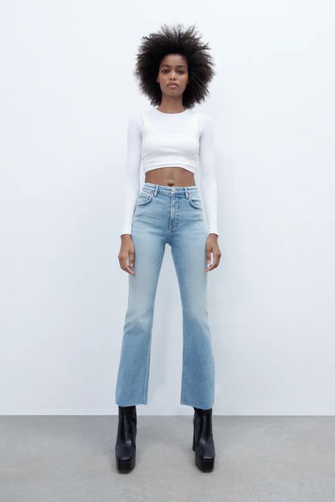 Cropped Flare Jeans Outfit, Flare Outfits, Flare Jean Outfit, Flare Jeans Outfit, Zara Australia, Cropped Flare Jeans, Satin Shirt, Cropped Flares, Flared Jeans