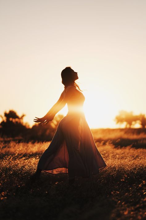 Sunset portraits #backlight Backlight Photography, Photo Yoga, Shotting Photo, Photographie Inspo, Outdoor Portraits, Outdoor Photoshoot, Shooting Photo, Foto Pose, Foto Inspiration