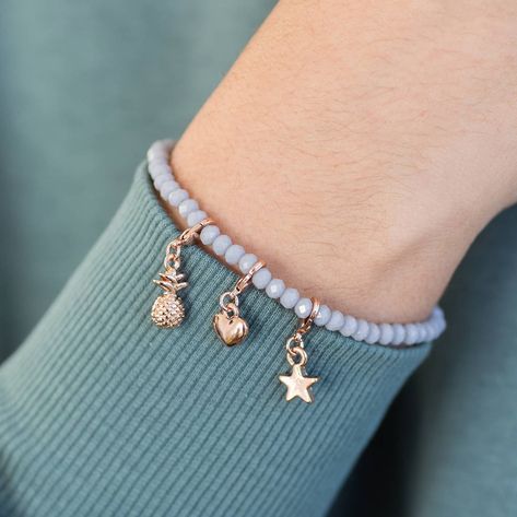 Pearl Chains, Rose Gold Charms, Wallpapers Android, Handmade Rose, Women's Bracelets, Gold Charms, Diy Wire Jewelry, Gold Charm Bracelet, Crystal Charm