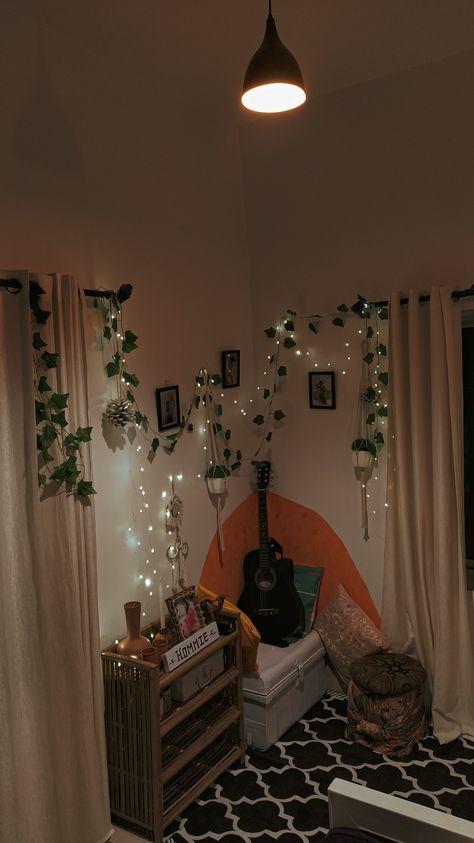 Low Seating Cozy Corner, Get Ready Corner In Bedroom, Fairy Lights Corner Of Room, Aesthetic Room Corner Ideas, Cozy Corner Bedroom Aesthetic, Corner Of Room Ideas, Bedroom Sitting Area Small Cozy Corner, Small Reading Nook Cozy Corner Bedrooms, Cosy Corner Ideas